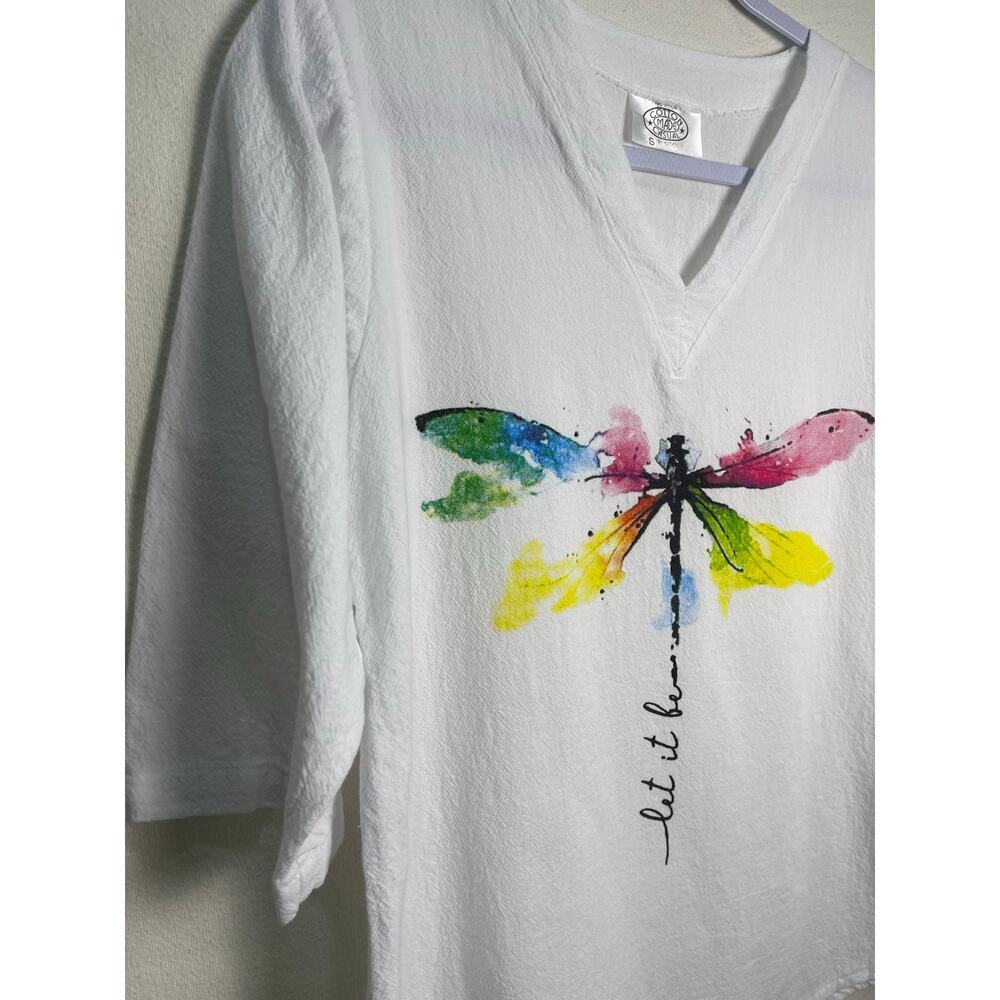 Cotton Made Casual “Let It Be” Dragonfly Graphic Top – Women’s Size Small​